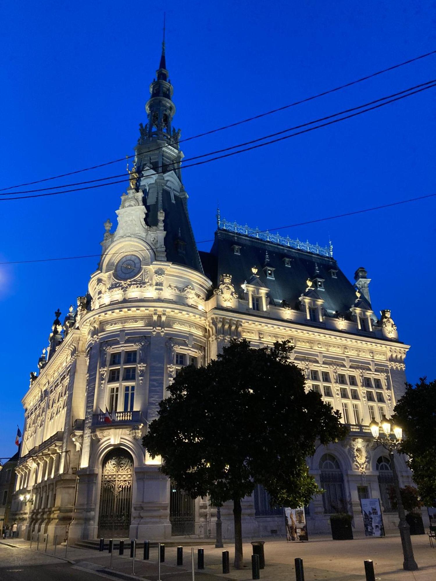 Joli Appart F2, Les 3 Croissants, Centre Ville Sens Extérieur photo